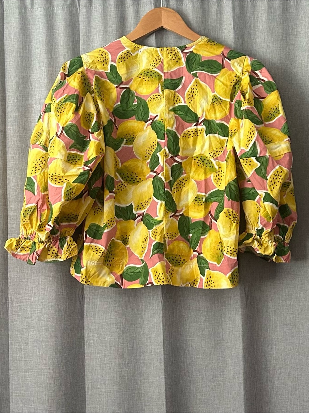 FARM Rio Fresh Lemons Puff Sleeve Button-Front V-Neck Top - Picture 3 of 10